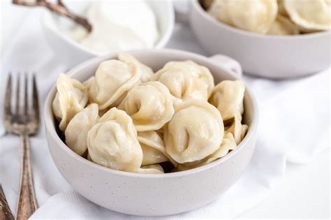  Pelmeni de Leningrado: Um Delicioso Banquete Explosivo de Sabores e Texturas na Sua Boca!